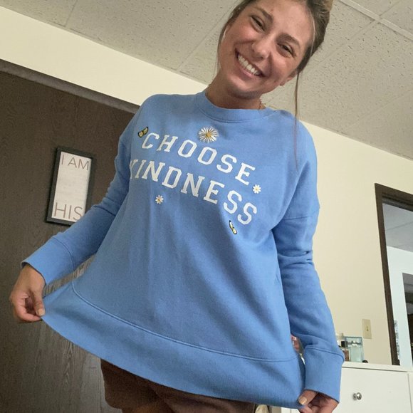 Choose Kindness Crewneck - Picture 2 of 3